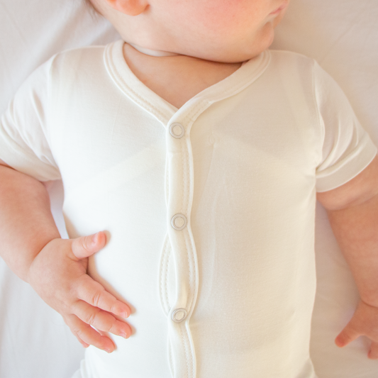 Tutina Pigiamino Corto in Bambù con Bottoni